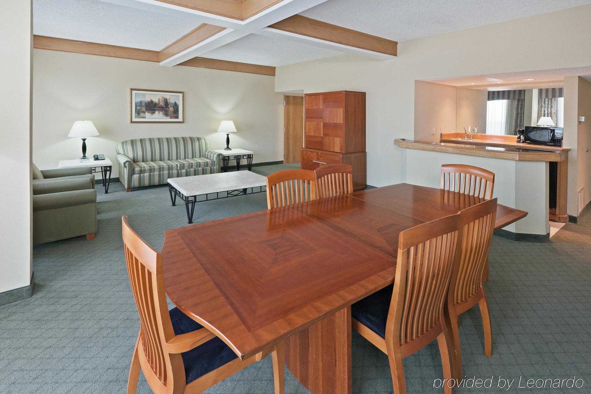 Comfort Inn & Suites Plano East Room photo