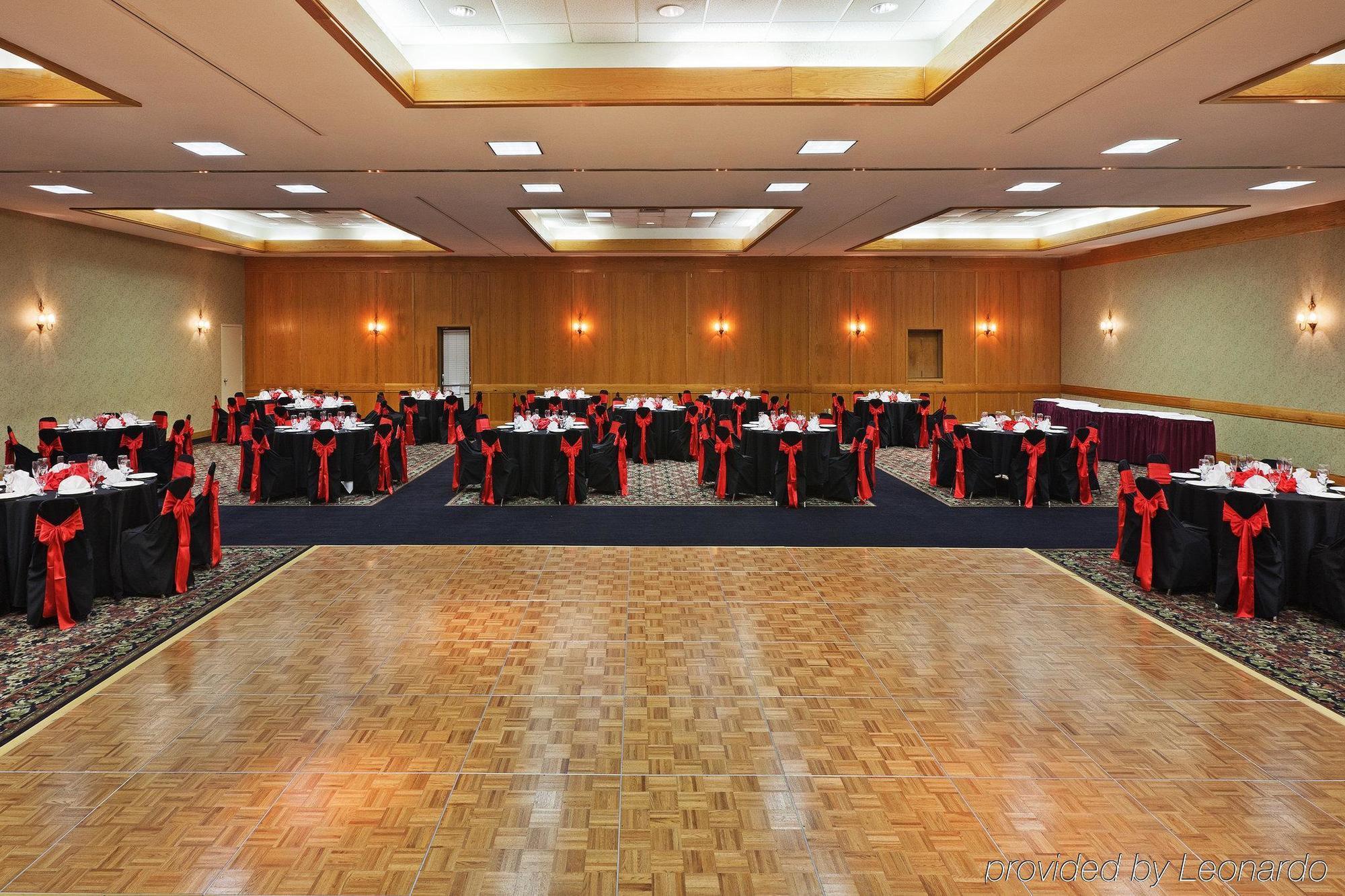 Comfort Inn & Suites Plano East Restaurant photo