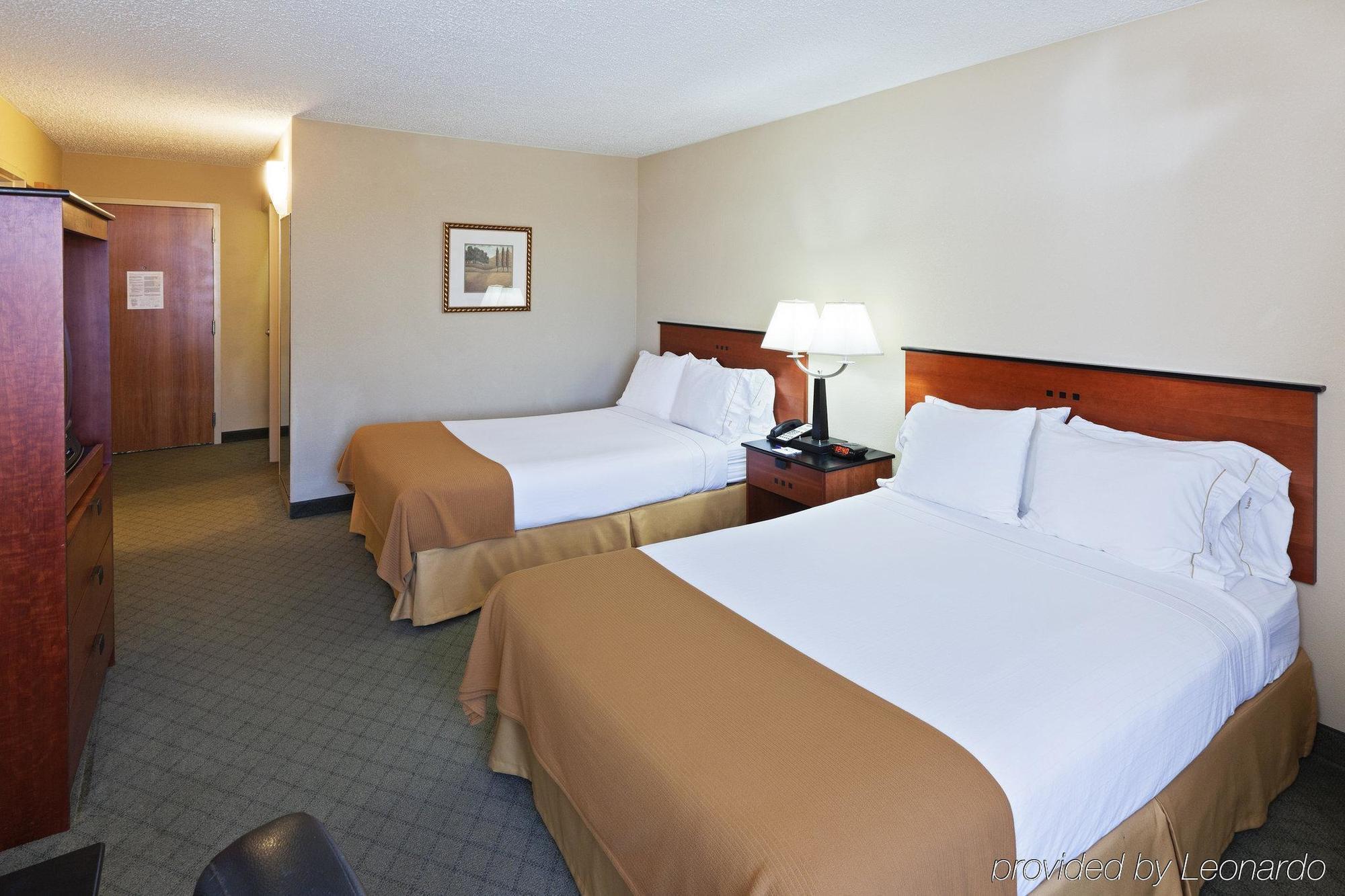 Comfort Inn & Suites Plano East Exterior photo