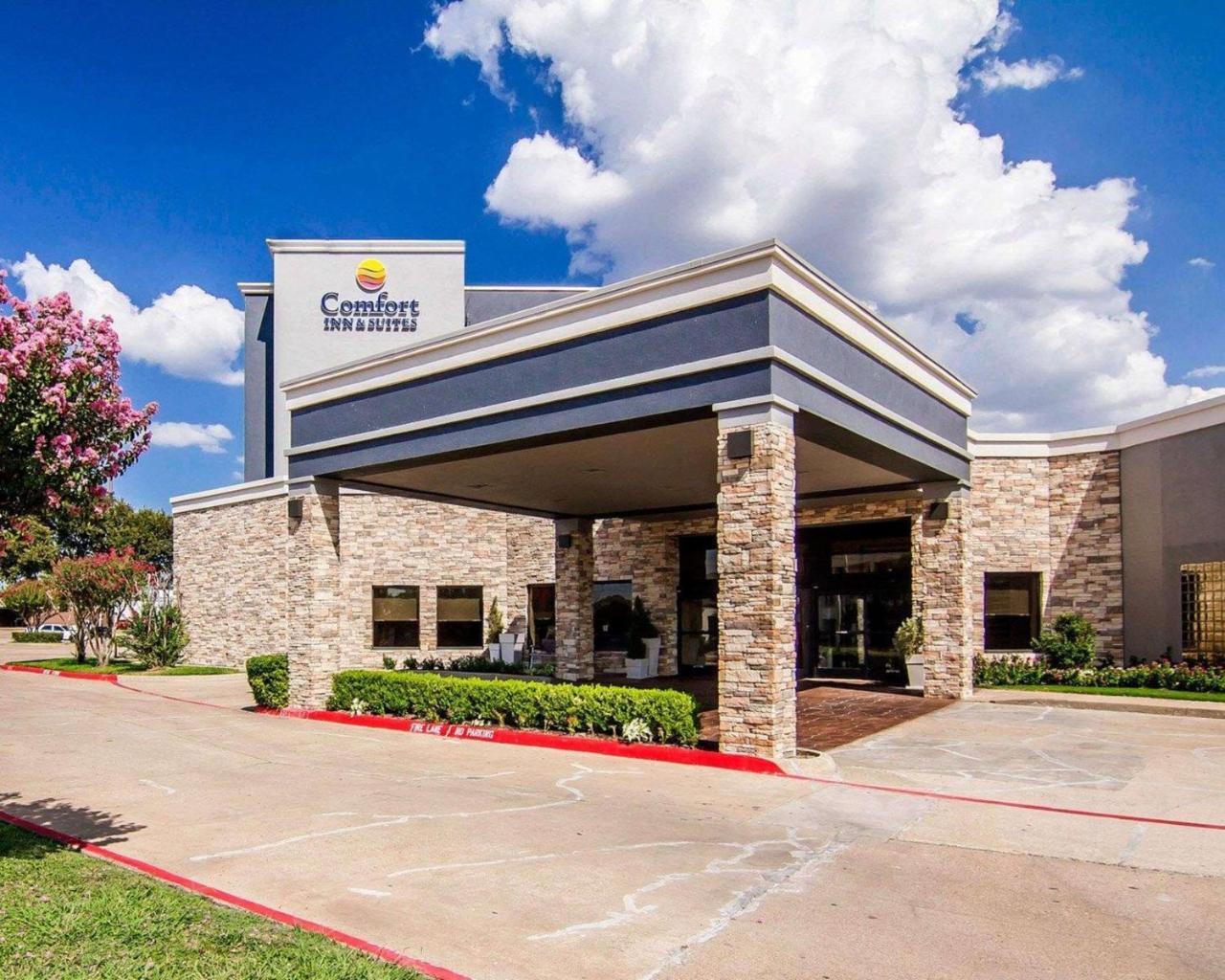 Comfort Inn & Suites Plano East Exterior photo