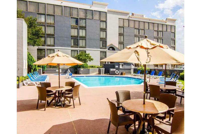 Comfort Inn & Suites Plano East Exterior photo